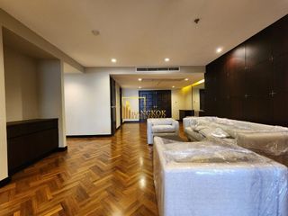 Condo en alquiler de 3 habitaciones en Khlong Toei, Bangkok