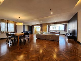 Condo en alquiler de 3 habitaciones en Khlong Toei, Bangkok