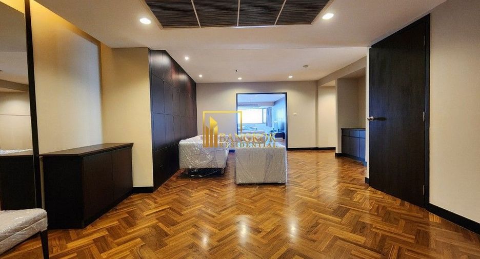 Condo en alquiler de 3 habitaciones en Khlong Toei, Bangkok