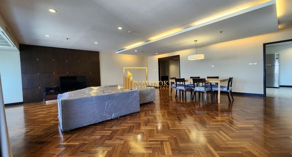 Condo en alquiler de 3 habitaciones en Khlong Toei, Bangkok