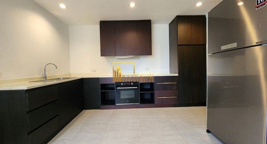 Condo en alquiler de 3 habitaciones en Khlong Toei, Bangkok