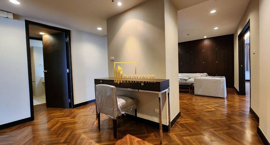 Condo en alquiler de 3 habitaciones en Khlong Toei, Bangkok