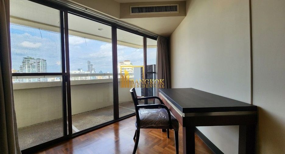 Condo en alquiler de 3 habitaciones en Khlong Toei, Bangkok