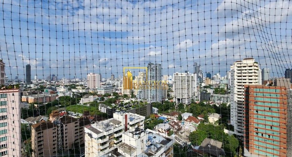 Condo en alquiler de 3 habitaciones en Khlong Toei, Bangkok