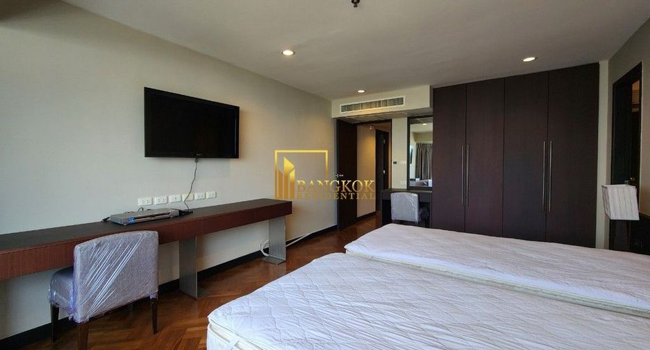 Condo en alquiler de 3 habitaciones en Khlong Toei, Bangkok