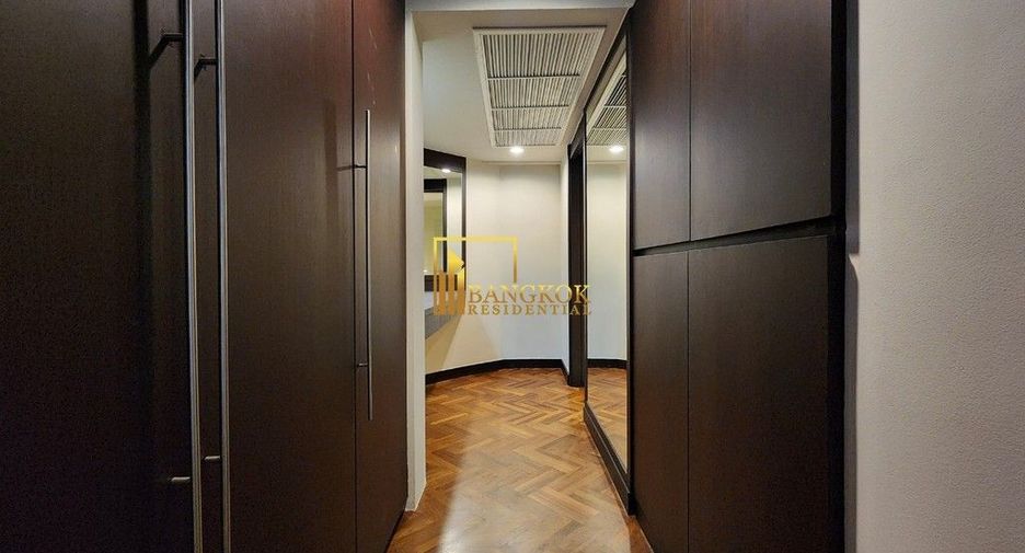Condo en alquiler de 3 habitaciones en Khlong Toei, Bangkok