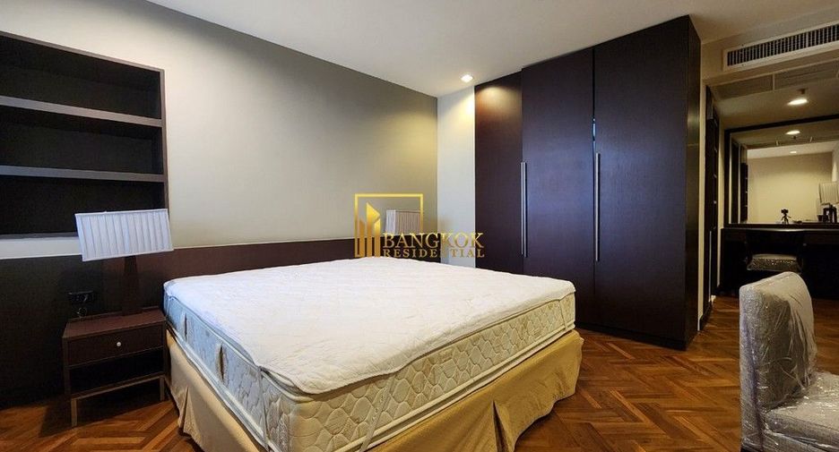 Condo en alquiler de 3 habitaciones en Khlong Toei, Bangkok