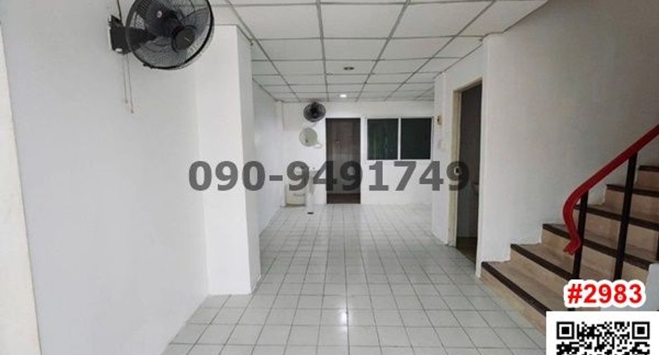 For rent 4 bedrooms condo in Bang Na, Bangkok