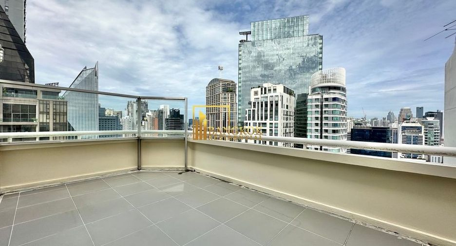 Condo en alquiler de 4 habitaciones en Khlong Toei, Bangkok
