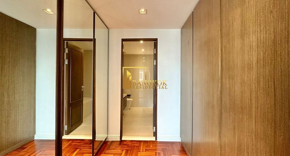 Condo en alquiler de 4 habitaciones en Khlong Toei, Bangkok