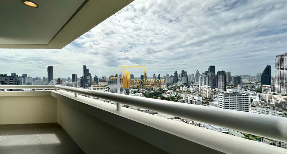 Condo en alquiler de 4 habitaciones en Khlong Toei, Bangkok