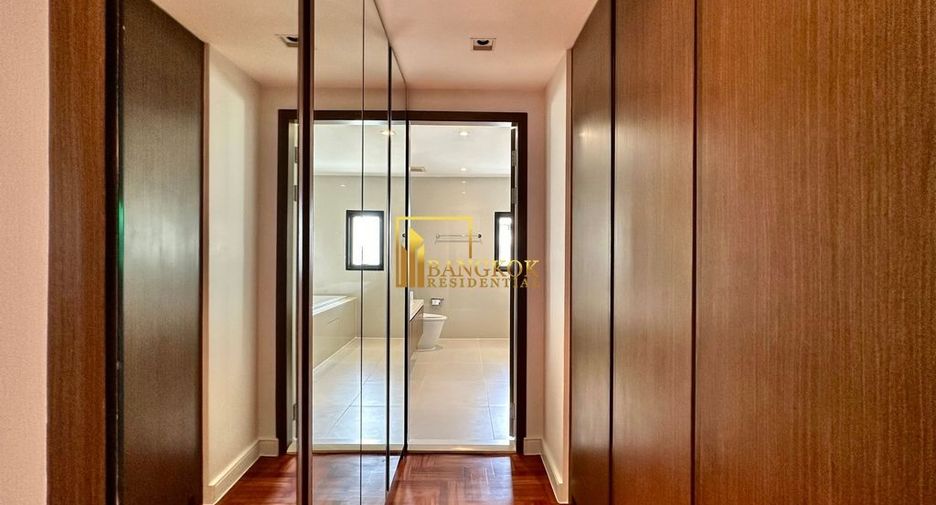Condo en alquiler de 4 habitaciones en Khlong Toei, Bangkok