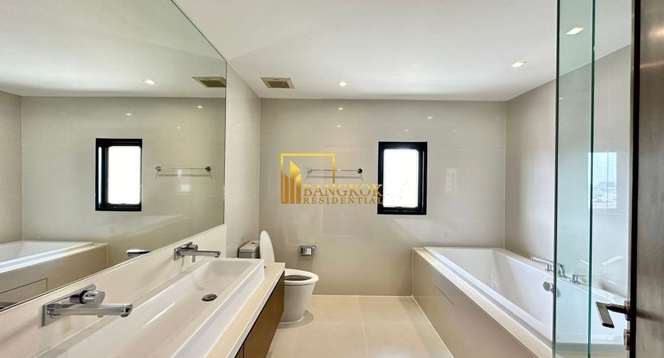 Condo en alquiler de 4 habitaciones en Khlong Toei, Bangkok