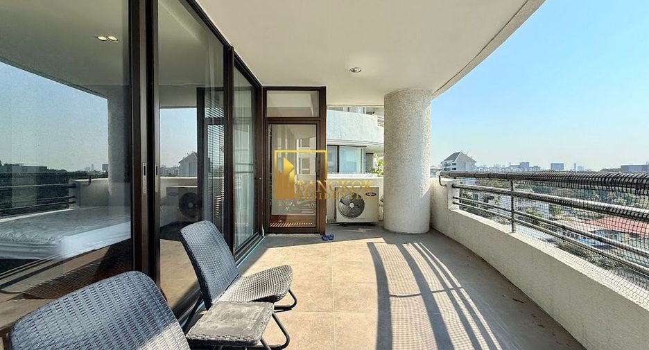For rent 3 bedrooms condo in Yan Nawa, Bangkok