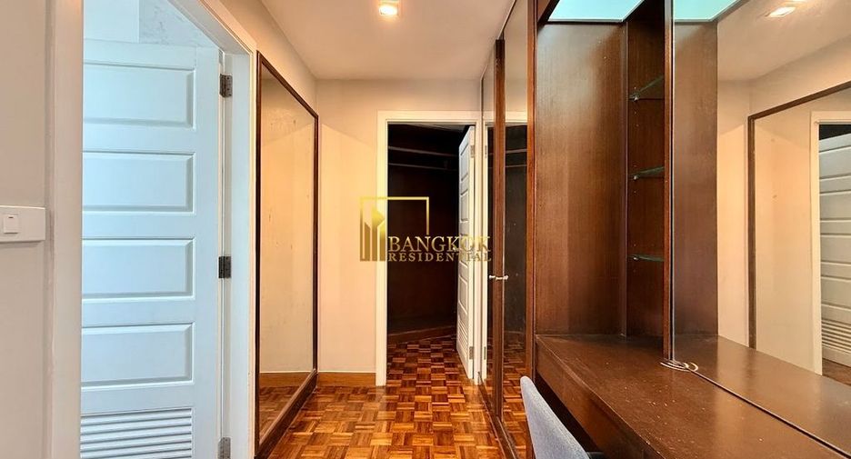 For rent 3 bedrooms condo in Yan Nawa, Bangkok