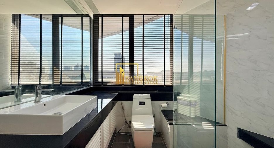For rent 3 bedrooms condo in Yan Nawa, Bangkok