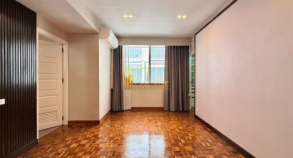 For rent 3 bedrooms condo in Yan Nawa, Bangkok