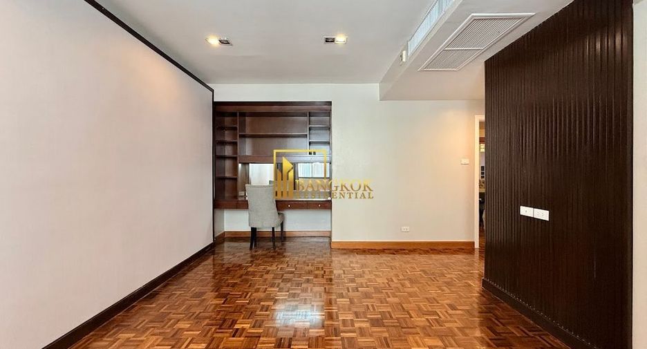 For rent 3 bedrooms condo in Yan Nawa, Bangkok