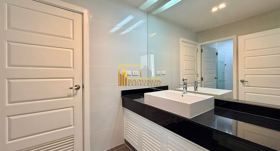 For rent 3 bedrooms condo in Yan Nawa, Bangkok