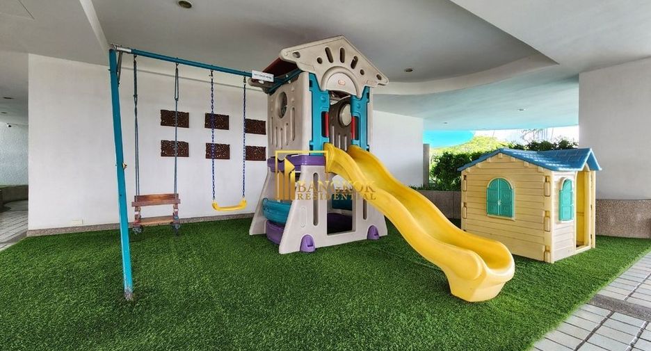 For rent 3 bedrooms condo in Yan Nawa, Bangkok
