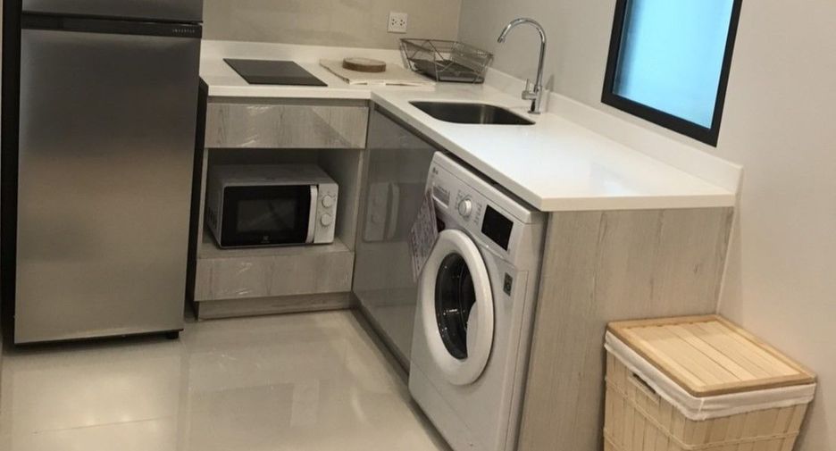 For sale 1 bed condo in Pathum Wan, Bangkok