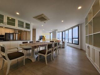 For rent 3 bedrooms condo in Yan Nawa, Bangkok