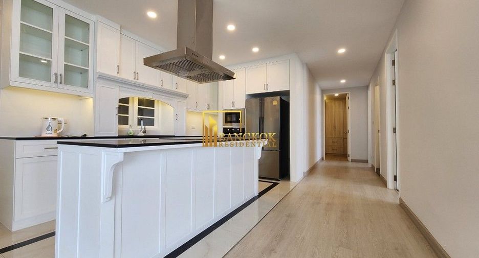 For rent 3 bedrooms condo in Yan Nawa, Bangkok