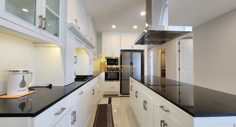 For rent 3 bedrooms condo in Yan Nawa, Bangkok