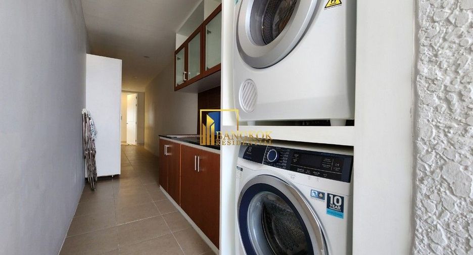 For rent 3 bedrooms condo in Yan Nawa, Bangkok