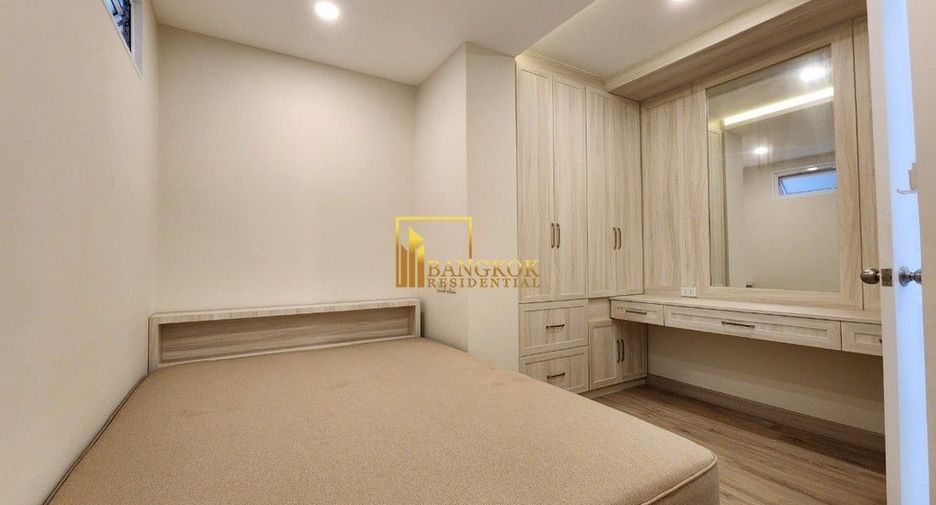 For rent 3 bedrooms condo in Yan Nawa, Bangkok