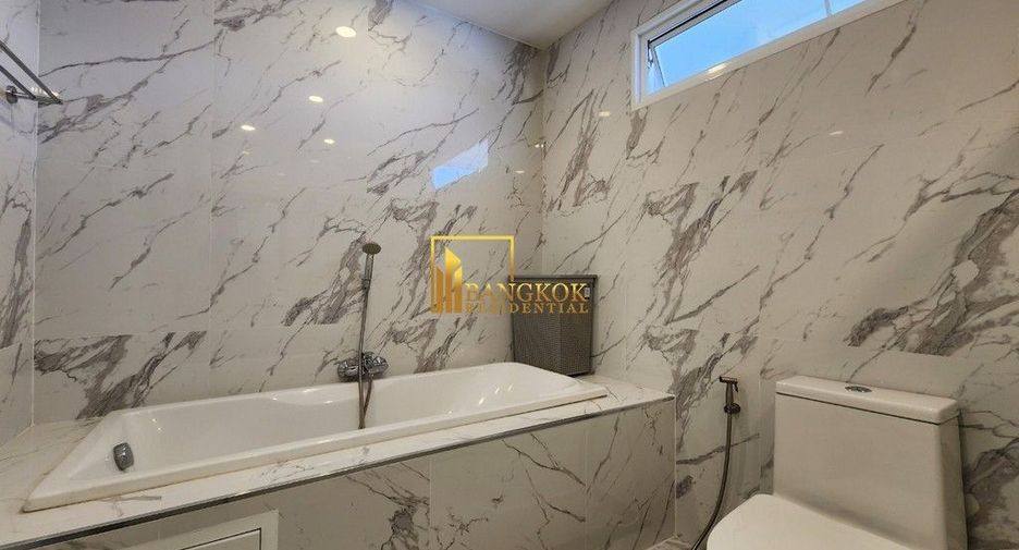 For rent 3 bedrooms condo in Yan Nawa, Bangkok