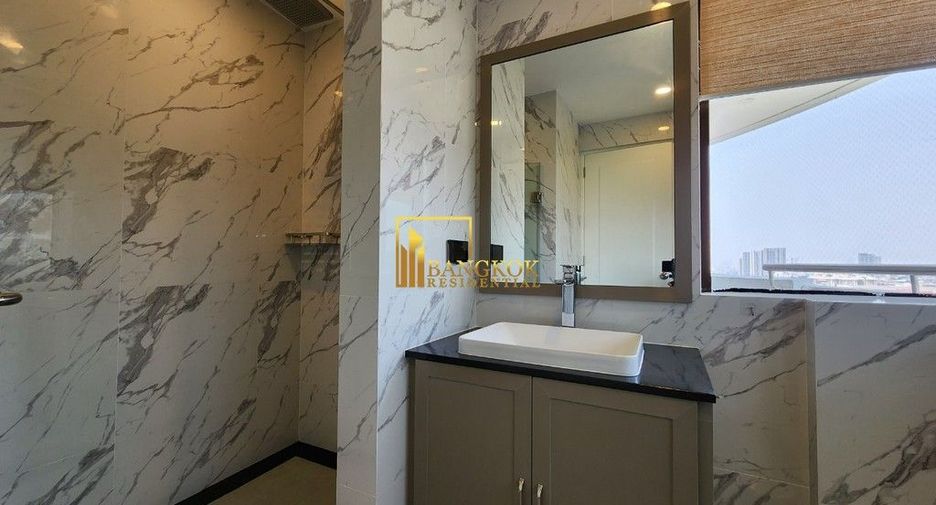 For rent 3 bedrooms condo in Yan Nawa, Bangkok