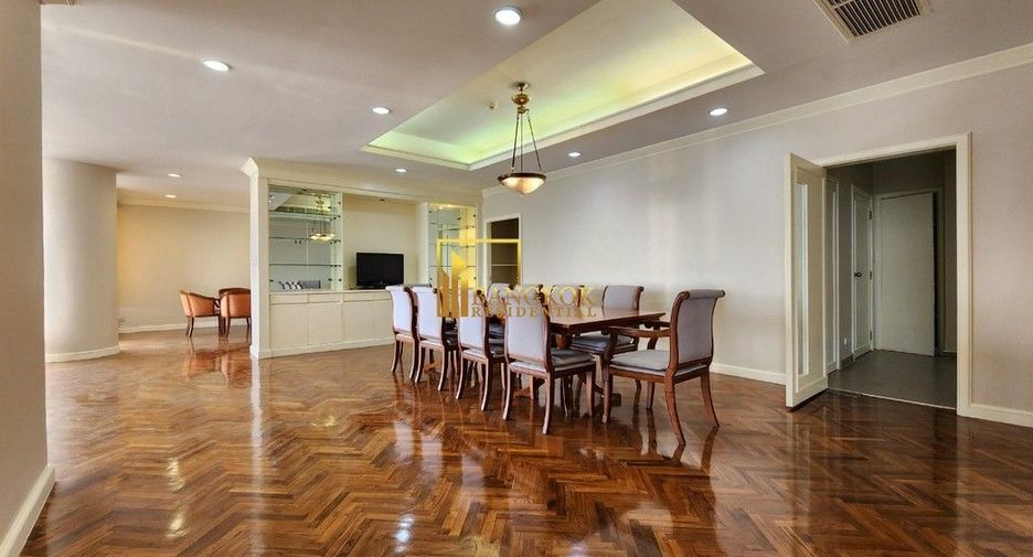 For rent 3 bedrooms condo in Yan Nawa, Bangkok