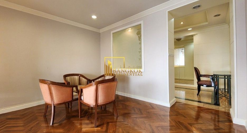 For rent 3 bedrooms condo in Yan Nawa, Bangkok
