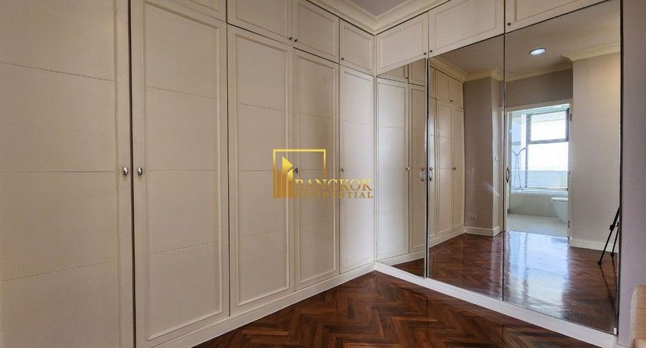 For rent 3 bedrooms condo in Yan Nawa, Bangkok