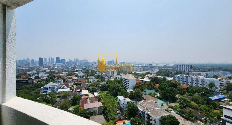 For rent 3 bedrooms condo in Yan Nawa, Bangkok
