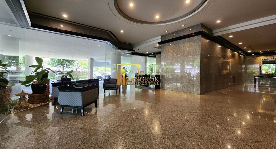 For rent 3 bedrooms condo in Yan Nawa, Bangkok