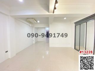 For rent 1 bed retail Space in Watthana, Bangkok