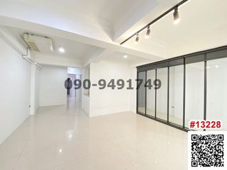 For rent 1 bed retail Space in Watthana, Bangkok