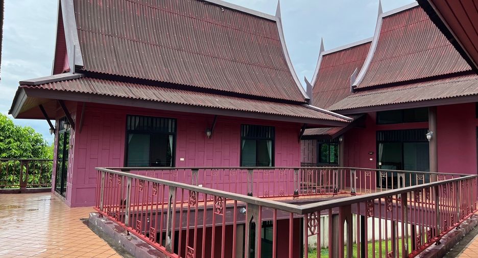 For sale 5 ベッドルーム house in Si Racha, Chonburi