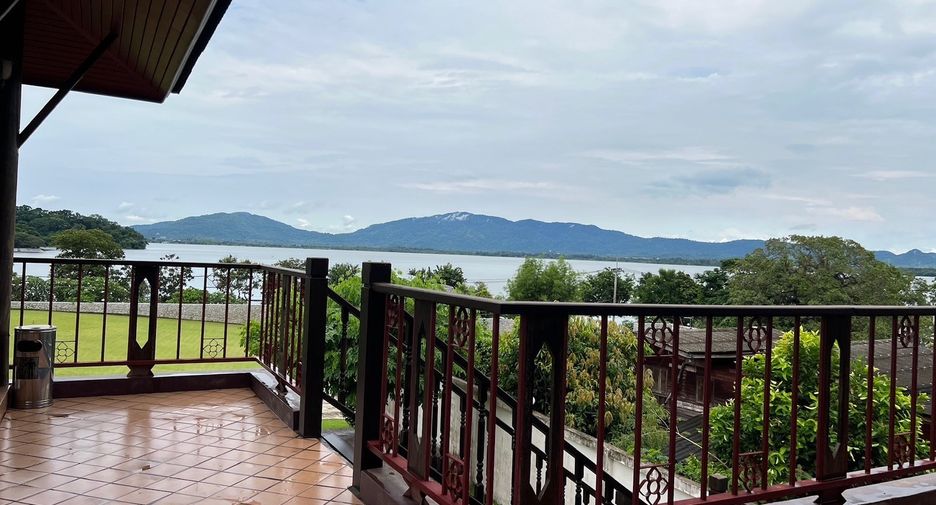 For sale 5 ベッドルーム house in Si Racha, Chonburi