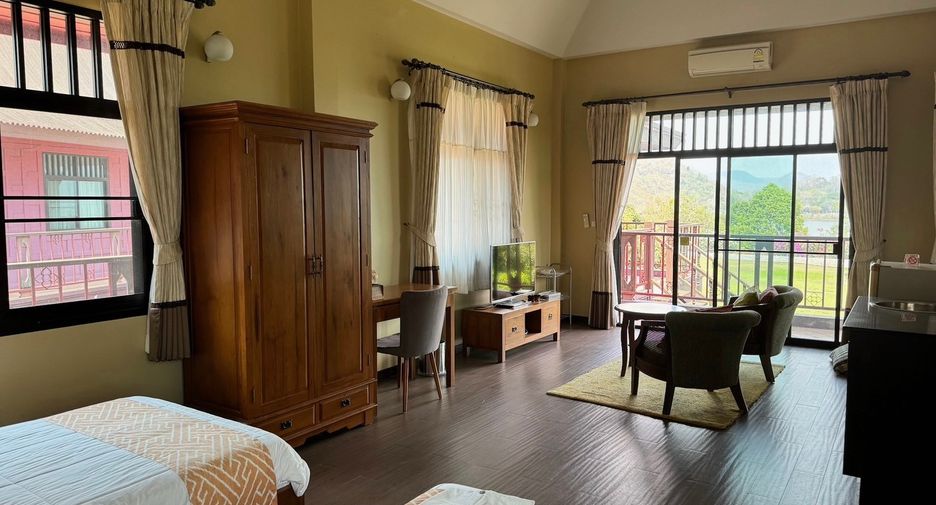 For sale 5 ベッドルーム house in Si Racha, Chonburi