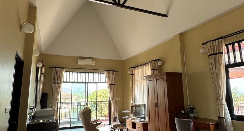 For sale 5 ベッドルーム house in Si Racha, Chonburi