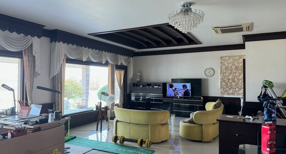 For sale 5 ベッドルーム house in Si Racha, Chonburi