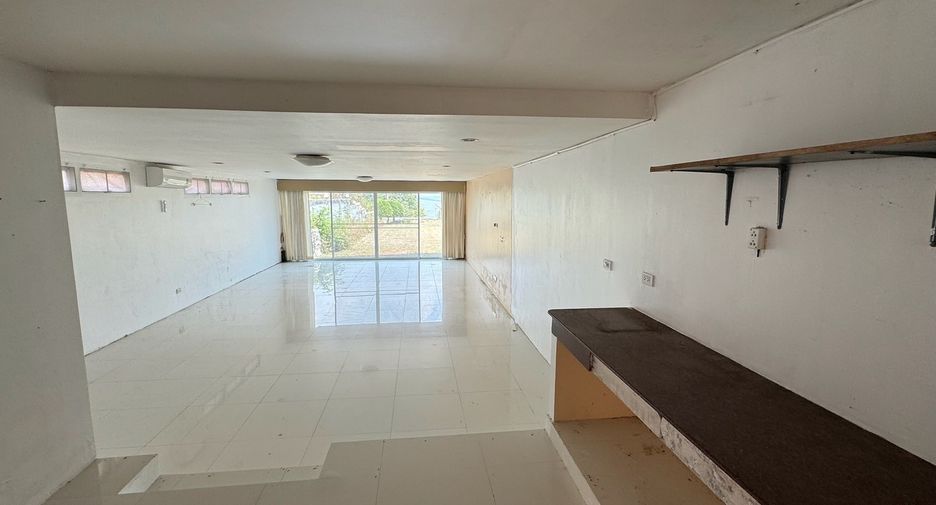 For sale 5 ベッドルーム house in Si Racha, Chonburi