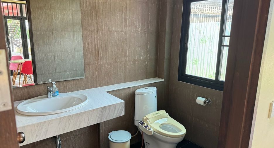 For sale 5 ベッドルーム house in Si Racha, Chonburi
