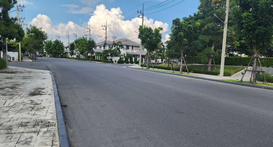 For rent and for sale 3 bedrooms house in Bang Lamung, Chonburi