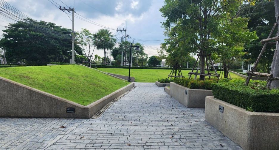 For rent and for sale 3 bedrooms house in Bang Lamung, Chonburi