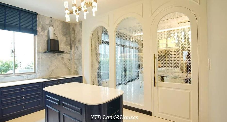 For rent and for sale 5 bedrooms house in Lat Krabang, Bangkok