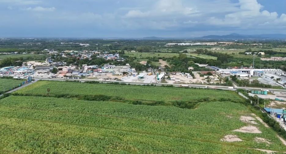 Terreno en venta en Ban Bueng, Chonburi